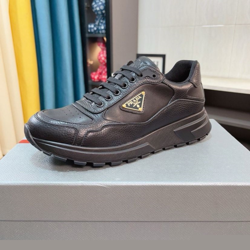 Pra*a casual shoes